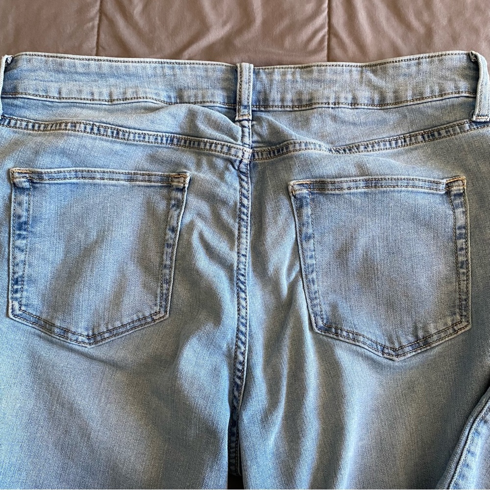 St. John’s Bay Size 14 Straight Leg Light-wash Denim Jeans High Rise Stretch - Picture 13 of 16